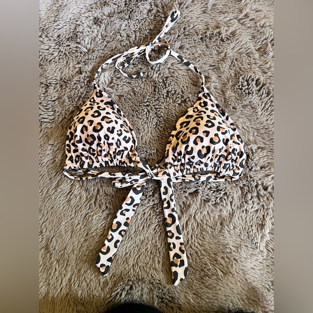 Xhileration Leopard Print Bikini Top, pale pink with black. Size M. Never worn.
